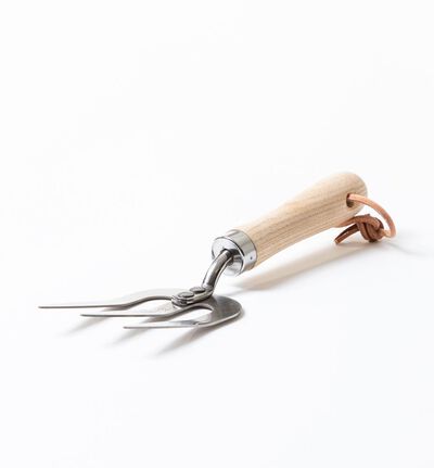 Kultivator med treskaft  Kultivator med treskaft